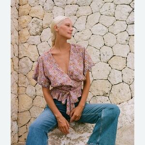Melody Hazel and Folk Floral Wrap Top XS like new